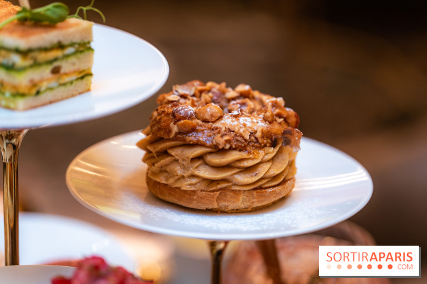 Le tea time Emily in Paris de l'Hôtel du Louvre - A7C04054