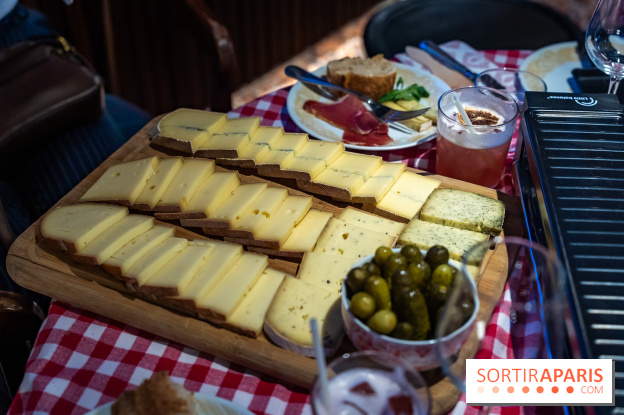 Mama ski club au Mama Shelter La Défense, raclette et Mont d'Or - A7C05480