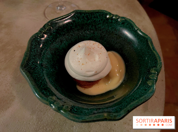 Vivide - Dessert meringue poivre et glace piment