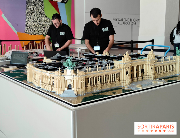 Insolite : assistez au montage en live d'une maquette LEGO du Grand Palais