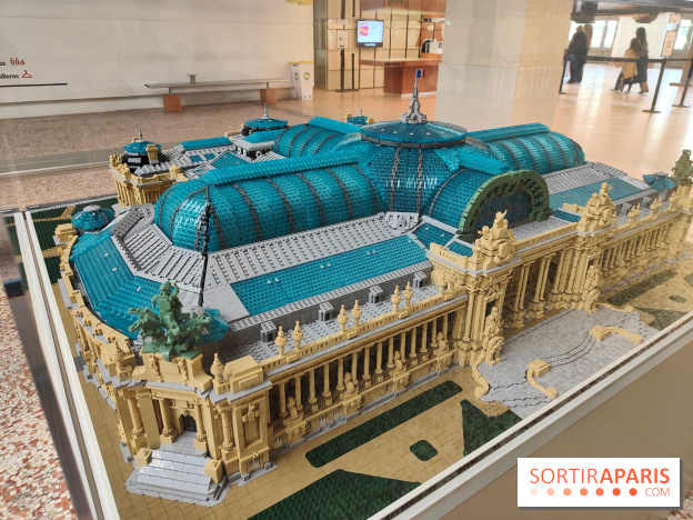 Insolite : assistez au montage en live d'une maquette LEGO du Grand Palais