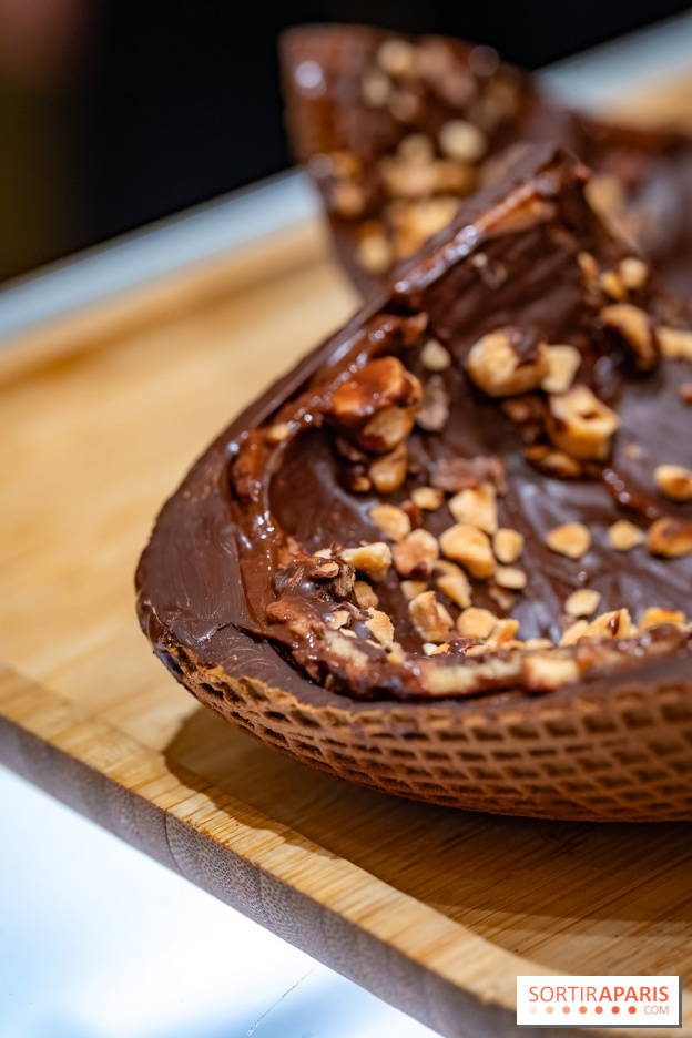 L'oeuf de Pâques gaufrette et chocolats du Ritz Paris le Comptoir