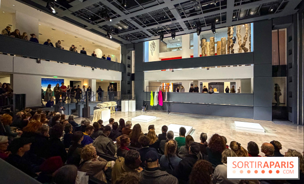Le Musée Vivant de la Mode d'Olivier Saillard : exposition-performance à la Fondation Cartier