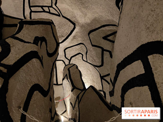 La Tour aux Figures de Jean Dubuffet - Hauts-de-Seine