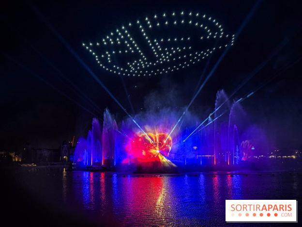 Disneyland Paris : Disney Cascade of Lights, le spectacle nocturne sur Adventure Bay