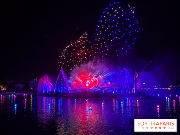 Disneyland Paris : Disney Cascade of Lights, le spectacle nocturne sur Adventure Bay