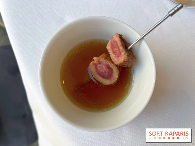 Alliance - Brochette de rognon et petit filet d'agneau de lait, bouillon