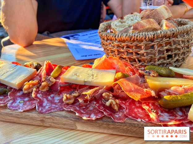 Une péniche-guinguette dédiée à l'apéro sur les quais de Seine  - IMG 4876