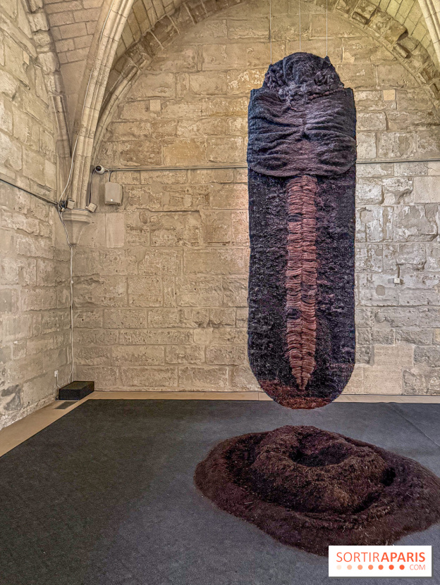 Inkarna : l’exposition de Yosra Mojtahedi à l’Abbaye de Maubuisson