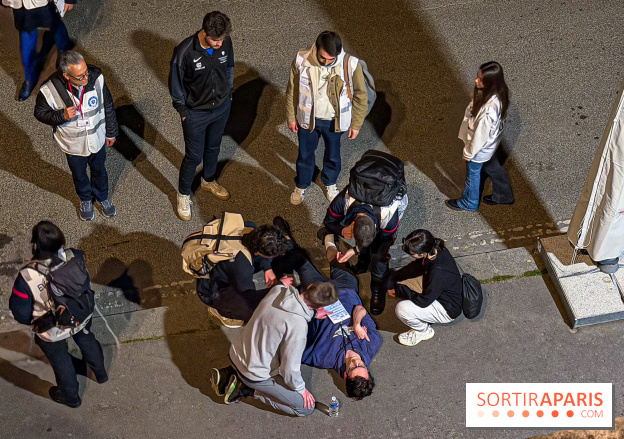 Simulation géante des pompiers de Paris sur les quais parisiens - IMG 3861