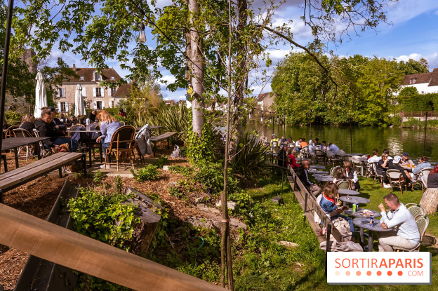 La terrasse du Moulin de Nemours, la guinguette estivale en bord de Loing 77