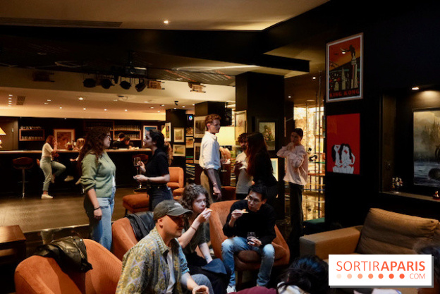 Sparkling VR - ambiance lounge et groupe