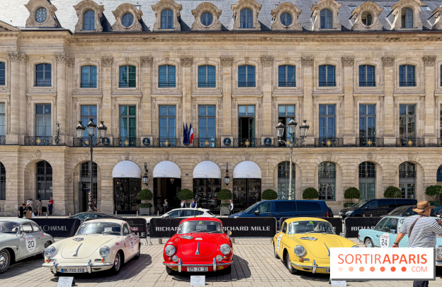 Le Rallye des Princesses expose ses voitures de collection sur la Place Vendôme