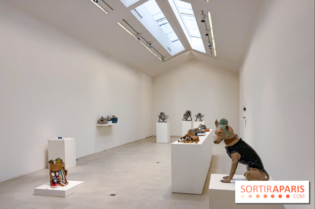 Serena Carone : une exposition dans un monde de faïence et de faux-semblants à la galerie Perrotin