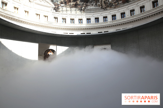 Fujiko Nakaya : nos photos de sa sculpture de brouillard à voir à la Bourse de Commerce
