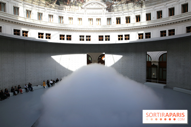 Fujiko Nakaya : nos photos de sa sculpture de brouillard à voir à la Bourse de Commerce
