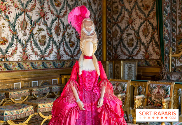 Une exposition de costumes conçus par Christian Lacroix au château de Fontainebleau