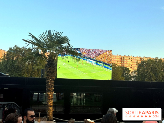 Splash à Asnières-sur-Seine, l’écran géant de la fanzone en plein air