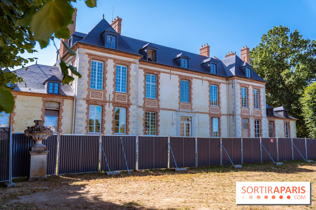 Le château de Plaisir dans les Yvelines se transforme en conservatoire - photos - façade extérieure