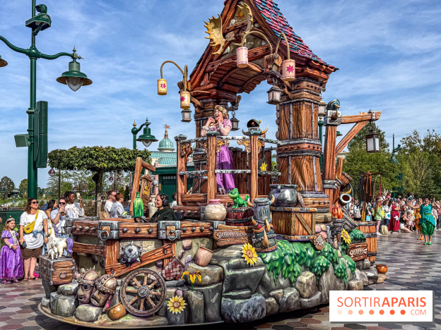 Disneyland Paris : la Cavalcade des Princesses Disney à Disney Adventure World