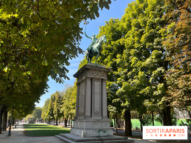 La promenade du Cours de la Reine, une ancienne promenade royale le long des quais de Seine