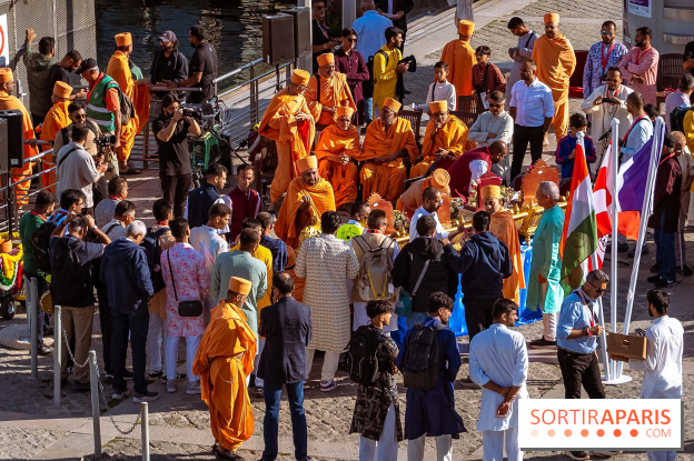 Défilé flottant sur la Seine : le Jal Yatra à Paris, les photos