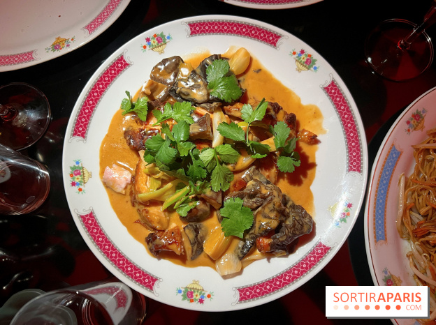Le Poisson Volant - Poulet braisé au vin jaune