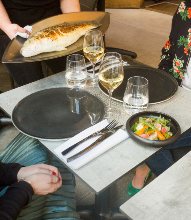 La terrasse est iodée aux Fables de La Fontainre