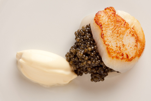 Le Caviar d'Aquitaine est à l'honneur dans les restaurants d'Yves Camdeborde