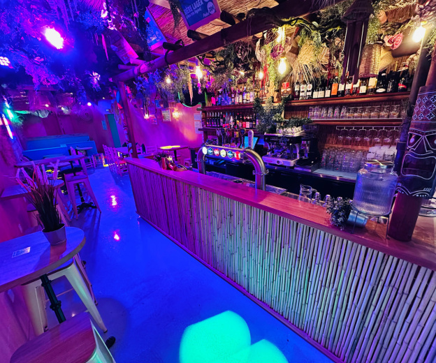 Réveillon DISCO TUBES 80’ 90’ 00’ : formule tout inclus (buffet, boissons)