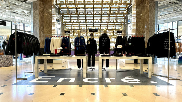 Les Galeries Lafayette Champs-Elysées misent sur la couleur avec leurs nouveaux pop-up !