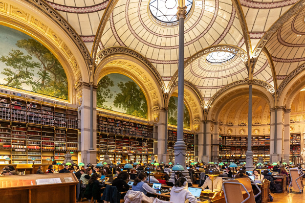 Le saviez-vous ? Les formes de la salle Labrouste, la bibliothèque de l'INHA, est inspirée de robes