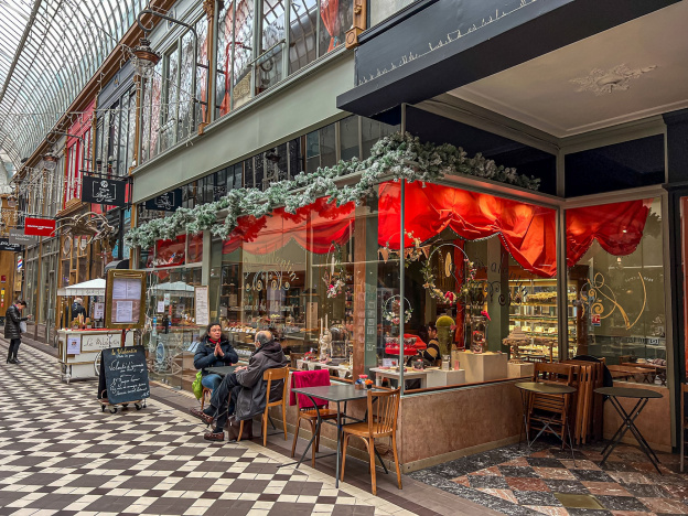 Le saviez-vous ? Le Passage Jouffroy cache un lingot d'or et le premier fast-food de Paris ! Le Valentin