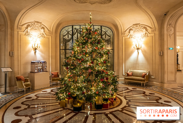 Les plus beaux sapins de Noël à Paris 2024 à découvrir : le Shangri-La Paris