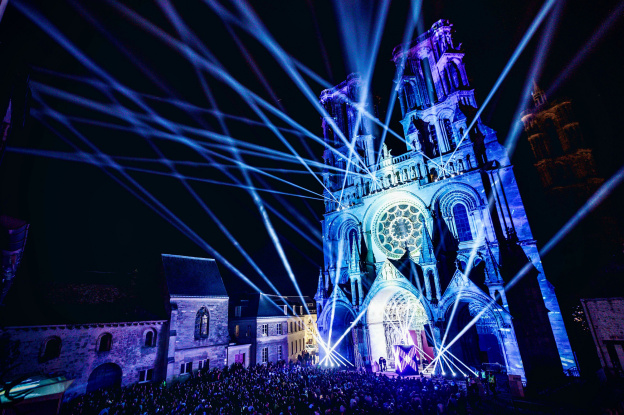 Réouverture de Notre-Dame de Paris : quel show nous réserve le DJ Michael Canitrot ? Itw