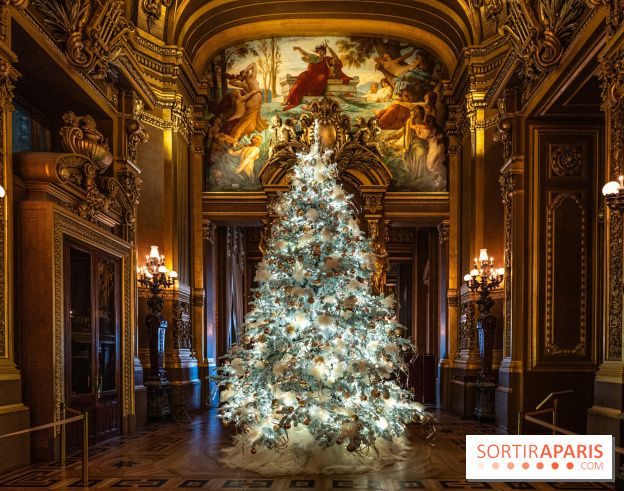 Top 15 des plus beaux Sapins de Noël à Paris 2024 : de quoi mettre des paillettes dans vos yeux