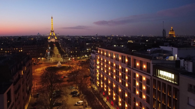 Hôtel SAX Paris, le nouvel écrin luxueux du 7e avec restaurants, spa et rooftop avec vue Tour Eiffel
