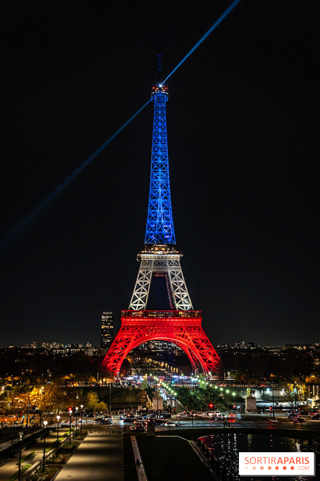 La Tour Eiffel en bleu blanc rouge pour le 13 novembre 2025