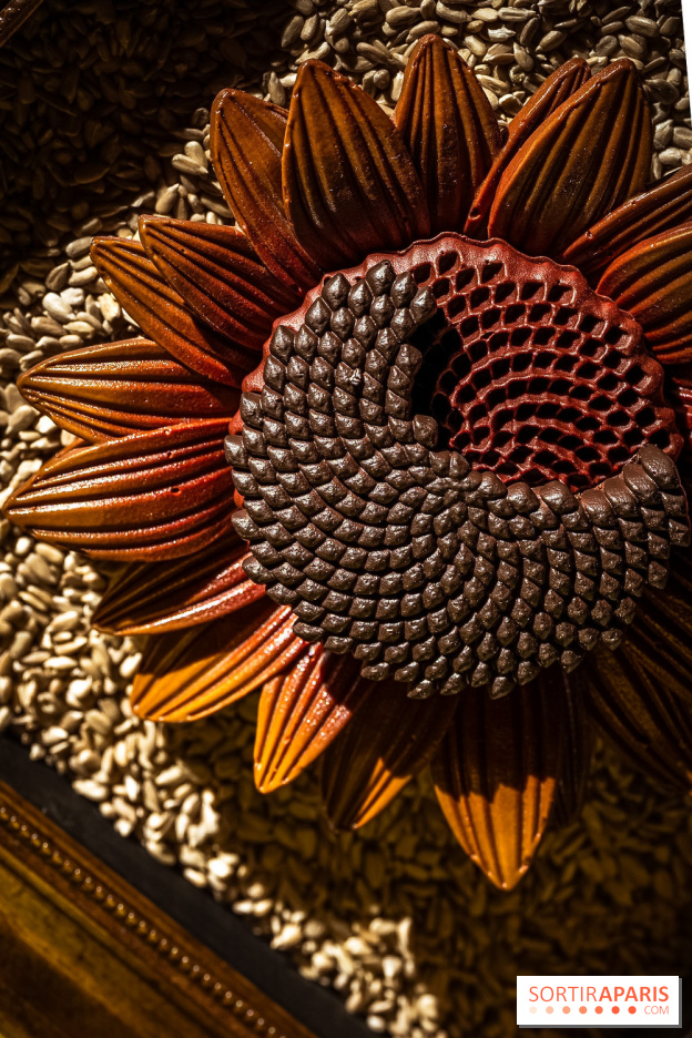 L'Oeuf de Pâques Tournesol du Péninsula Paris, la "Fleur de Lumières" par Anne Coruble