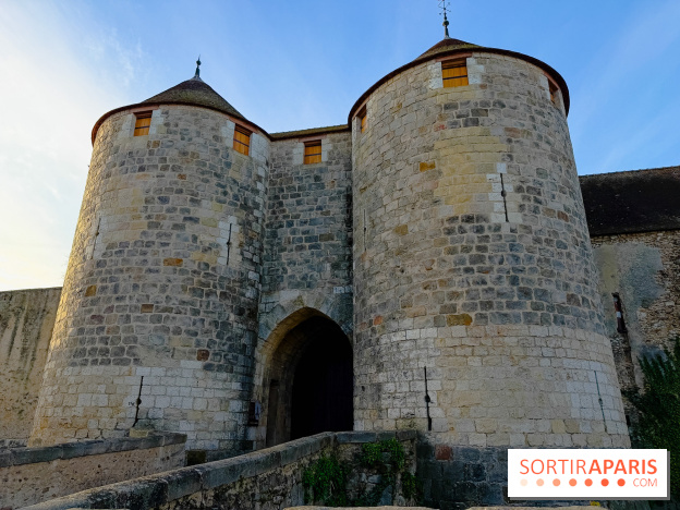 Ce donjon en Essonne est la copie miniature du Louvre médiéval de Philippe Auguste