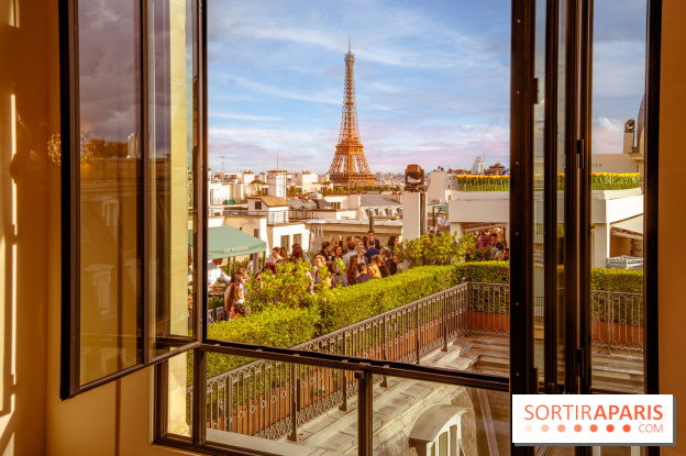 La terrasse en Rooftop du Peninsula Paris 2026, le bar perché à la vue exceptionnelle