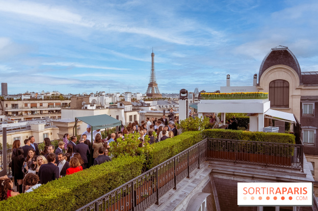 La terrasse en Rooftop du Peninsula Paris 2026, le bar perché à la vue exceptionnelle