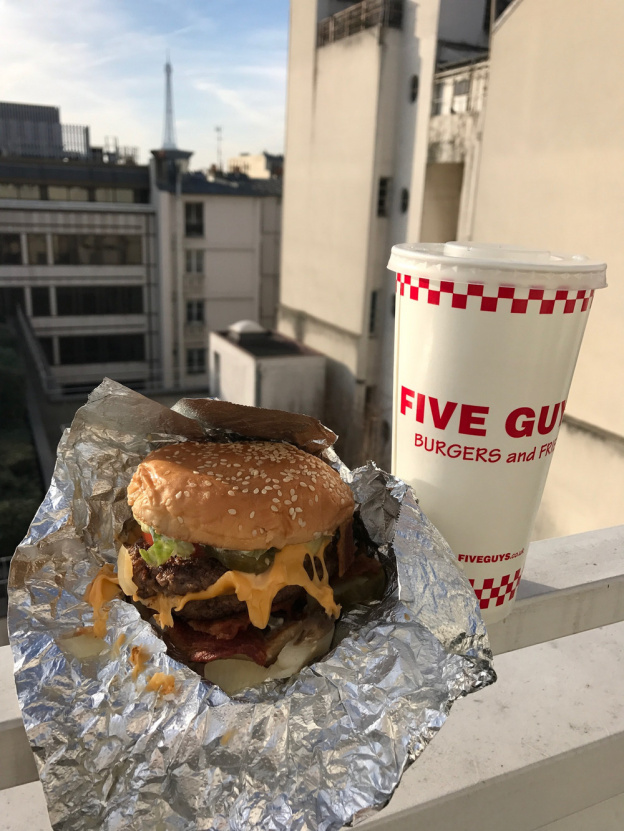 Five Guys ouvre sur les Champs-Elysées est ouvert