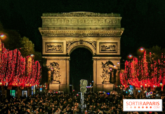 Réveillon du Nouvel an 2020 sur les Champs Élysées, spectacle sur l'Arc de Triomphe à Paris