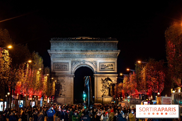 Inauguration des Illuminations de Noël des Champs-Élysées avec Clara Luciani