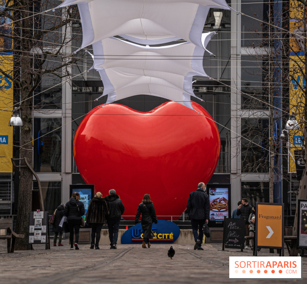 Un cœur XXL à Bercy Village pour la Saint-Valentin