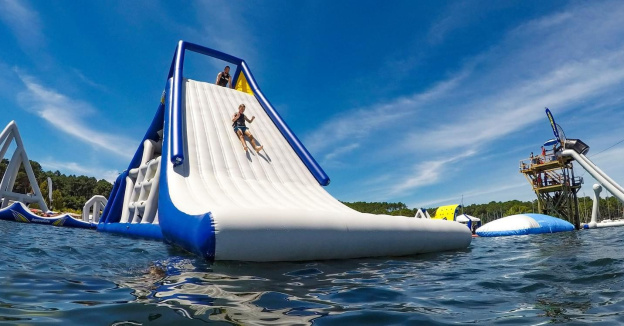 Aqua Slide Park, le parc aquatique gonflable dans l'Oise à Longueil Sainte Marie