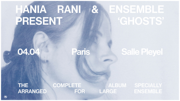 Hania Rani en concert avec un ensemble à la Salle Pleyel à Paris en avril 2025