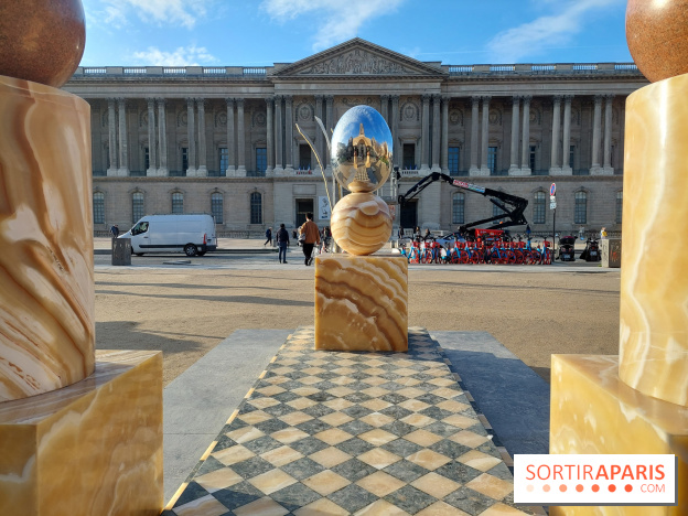Paris : quel est ce portail monumental installé sur la place du Louvre ?