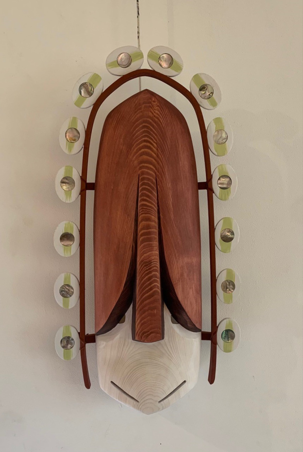 Les pastels de Jean Malaurie entourés de masques inuit et d’art amérindien à la Galerie Orenda